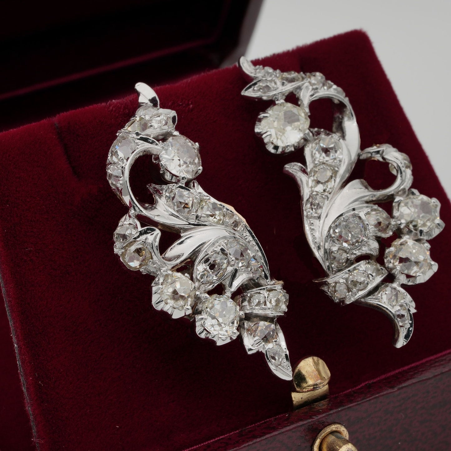 Late Art Deco 7.80ct Old Mine Cut Diamond Spray Earrings