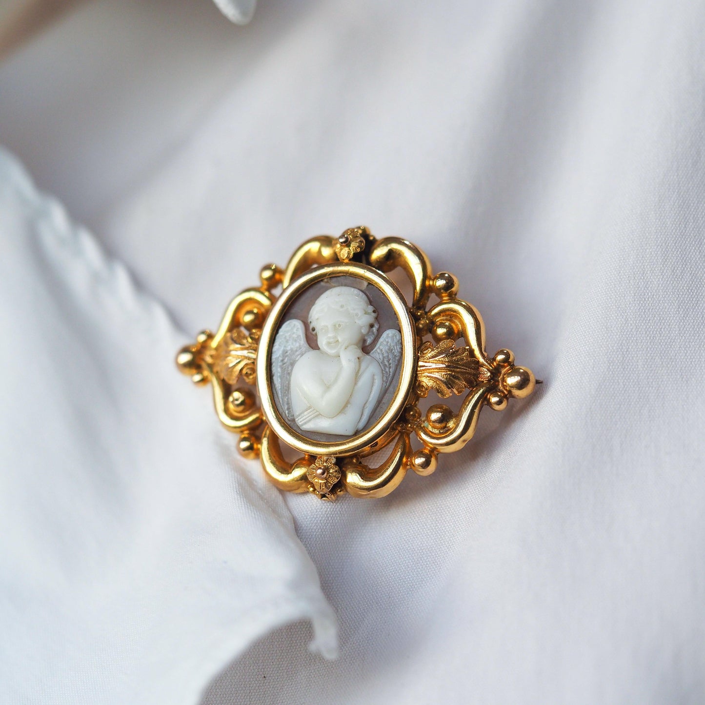 Antique Victorian Cherub Cameo Brooch 18K Gold Ornate Frame - c.1860