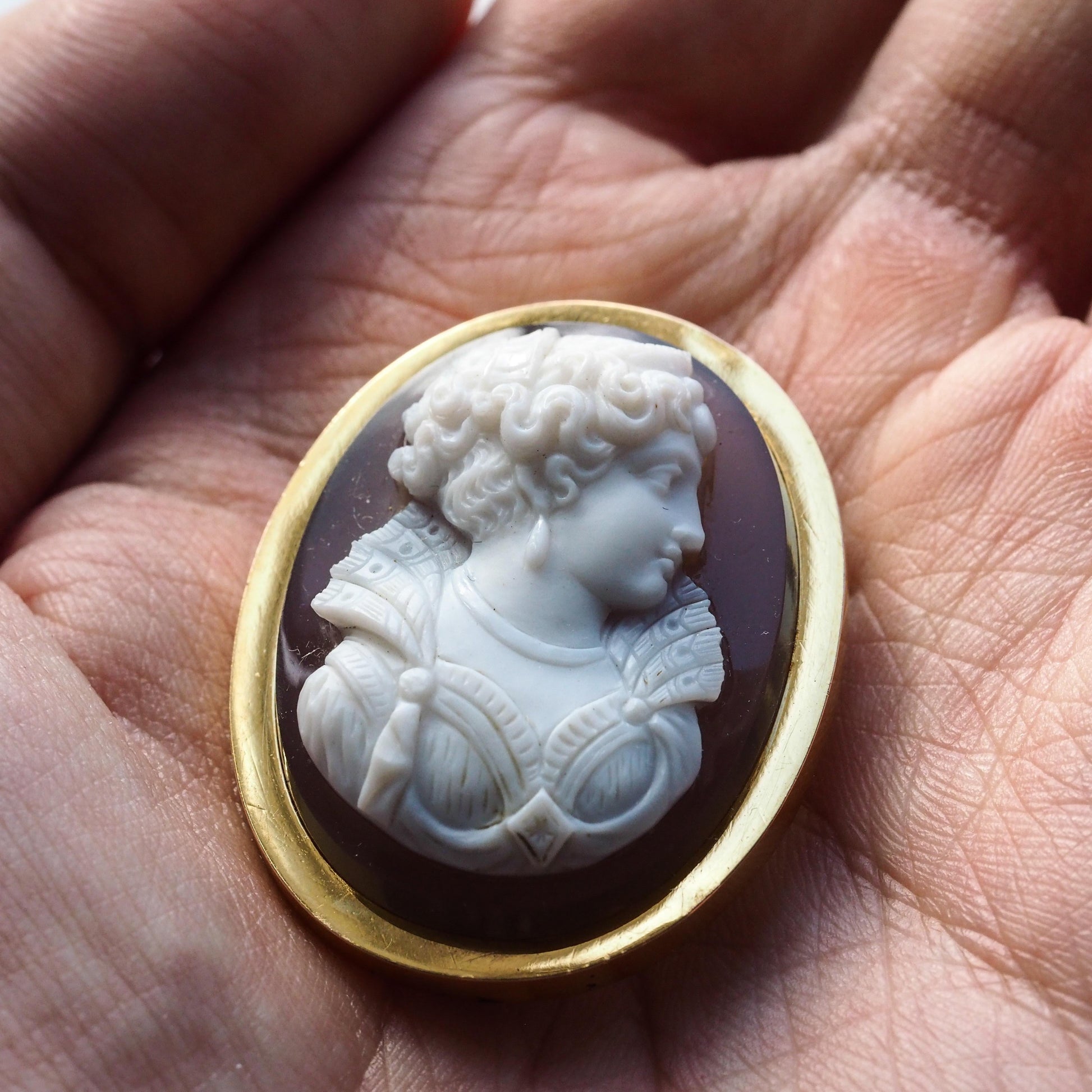 Antique French 18ct Gold and Agate Hardstone Cameo Brooch, Circa 1880