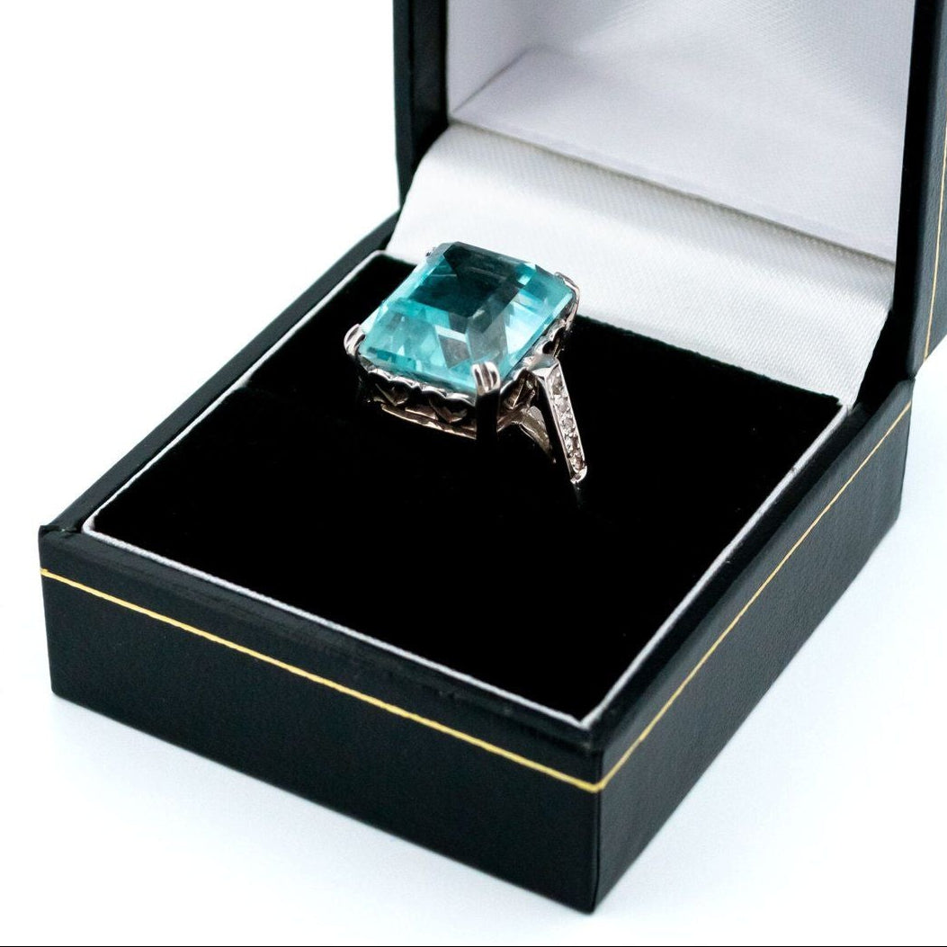 Vintage 9cts Aquamarine Solitaire Cocktail Statement Ring with Diamonds