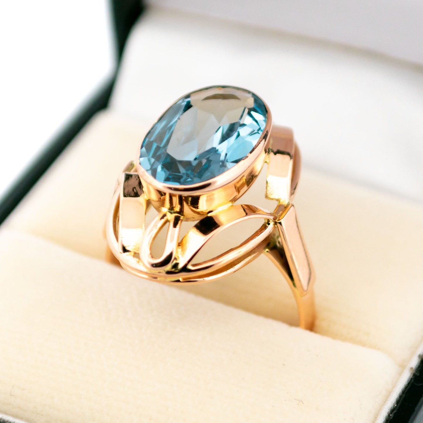 Vintage 14 Carat Yellow Gold Santa Maria Aquamarine Dress Ring, 3.37 Carats