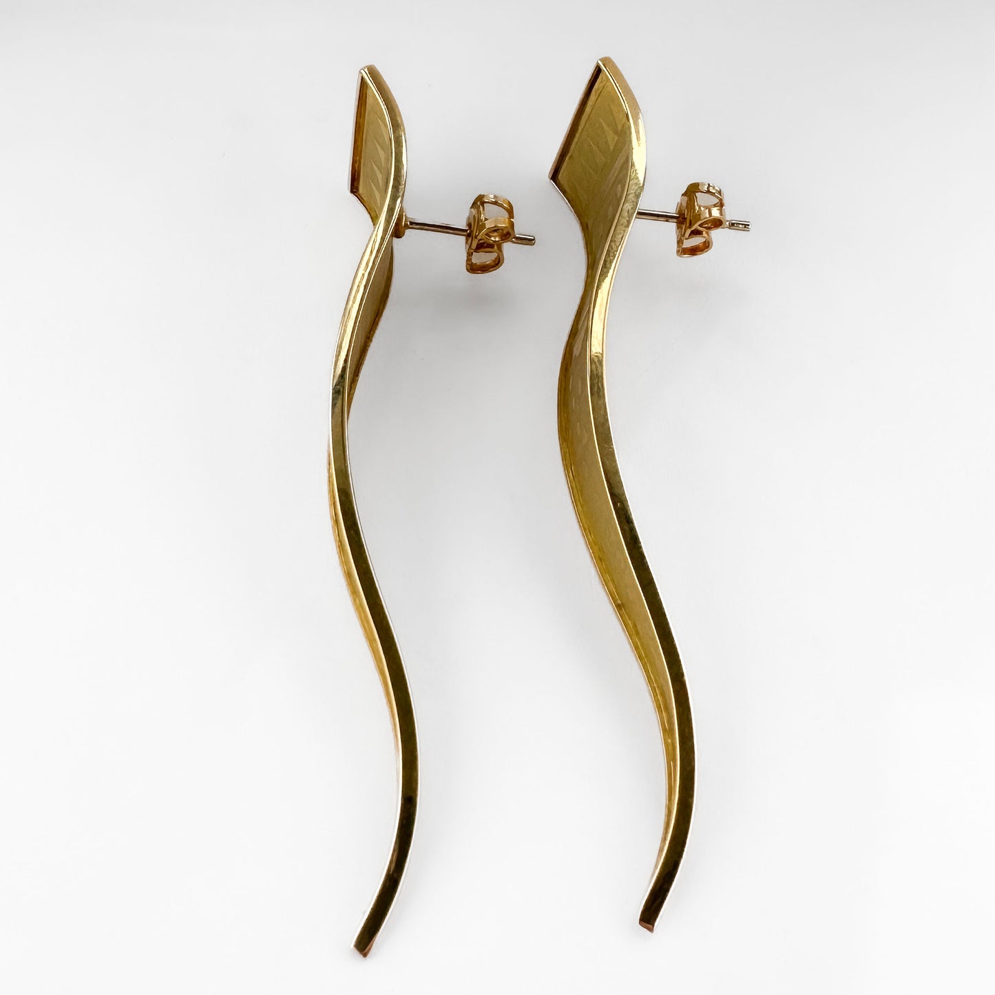 Vintage Stylistic Abstract Gold Tapered Drop Earrings
