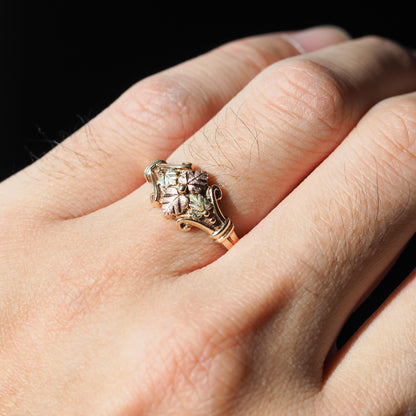Vintage Tri-Colour Gold Ring with Foliate Motifs 9K Gold