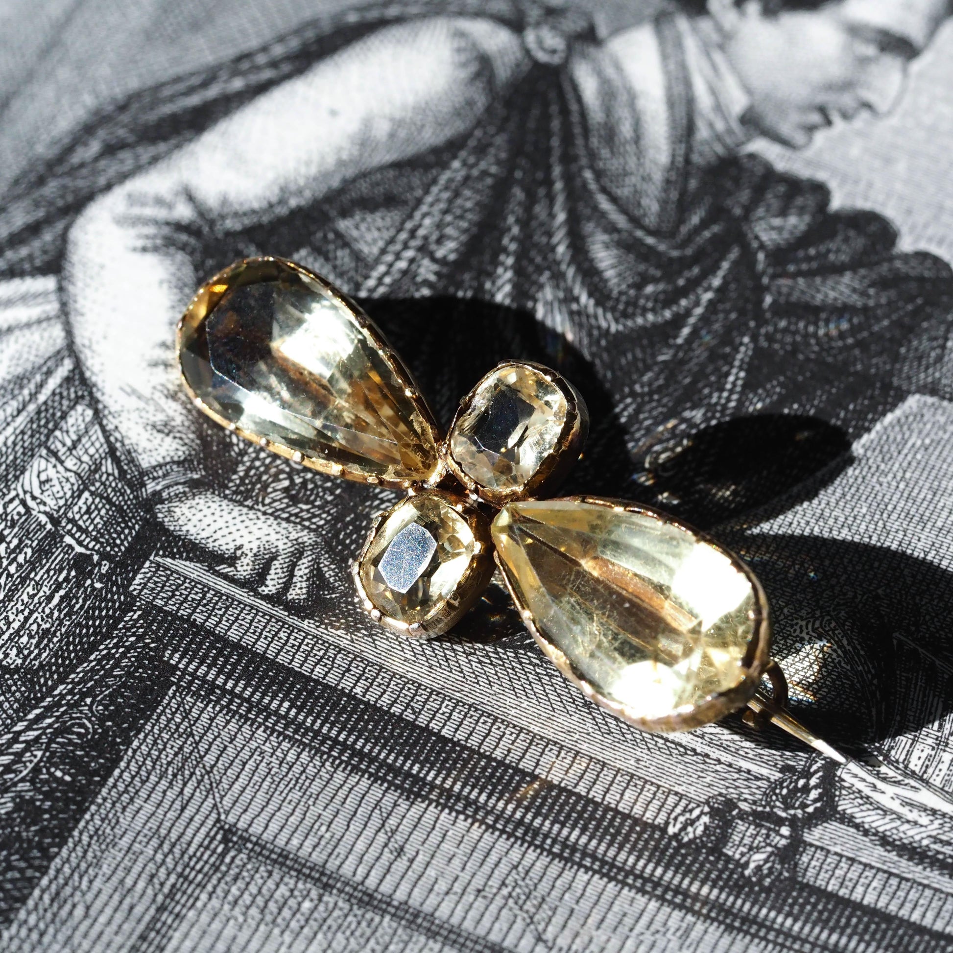 Antique Citrine Brooch 12K Gold Quatrefoil Style Design - 19th c.