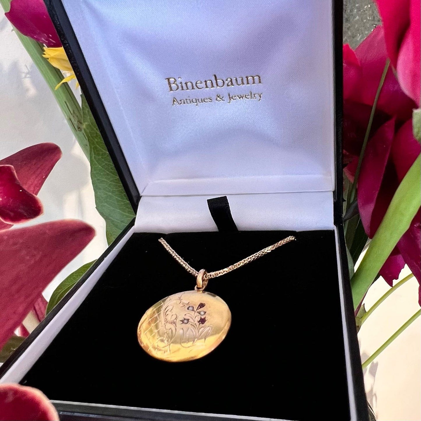 Vintage 14 Carat Yellow Gold Garnet and Seed Pearl Round Locket