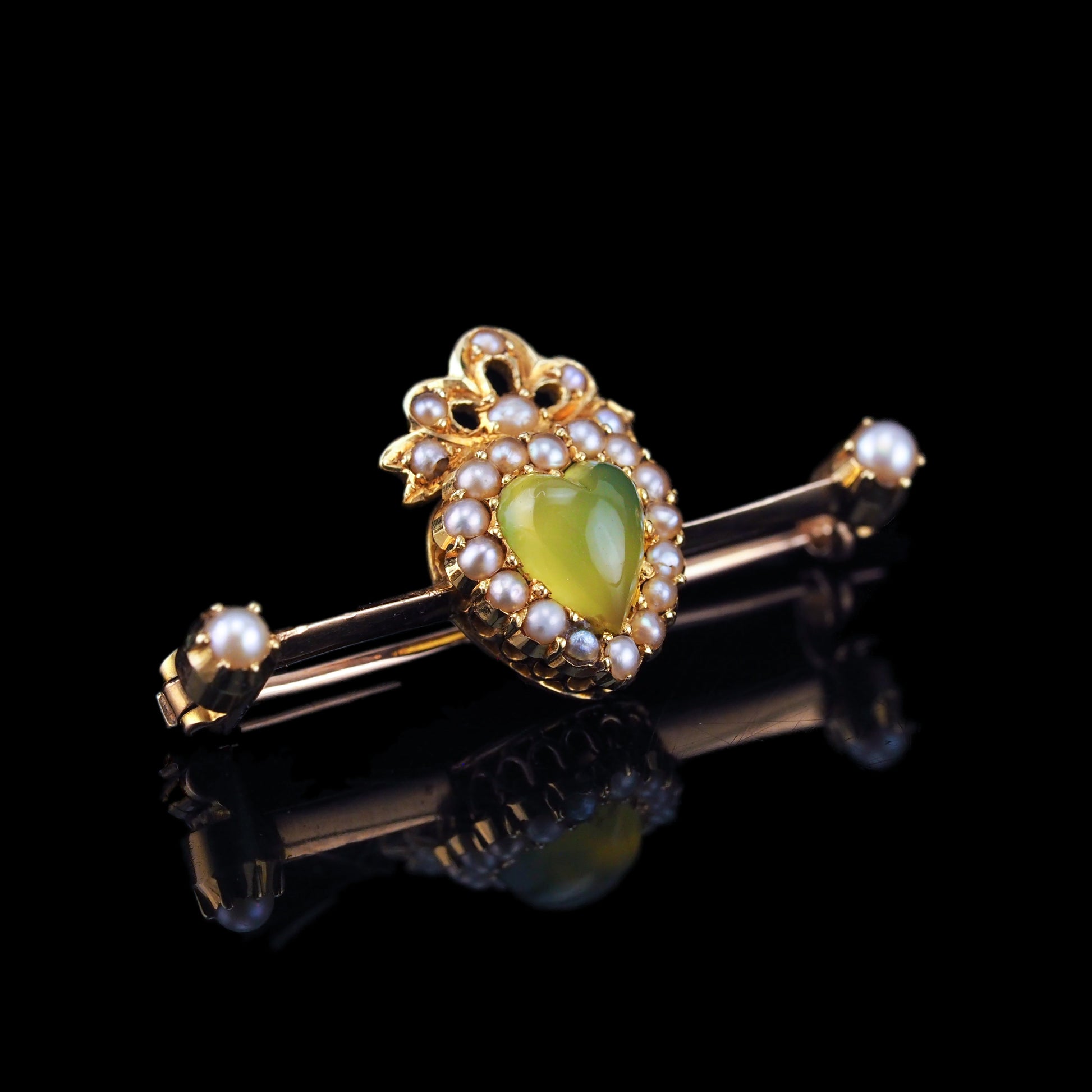 Antique Victorian Chalcedony Brooch with Seed Pearls 15ct Gold Heart Shaped Cabochon - c.1890