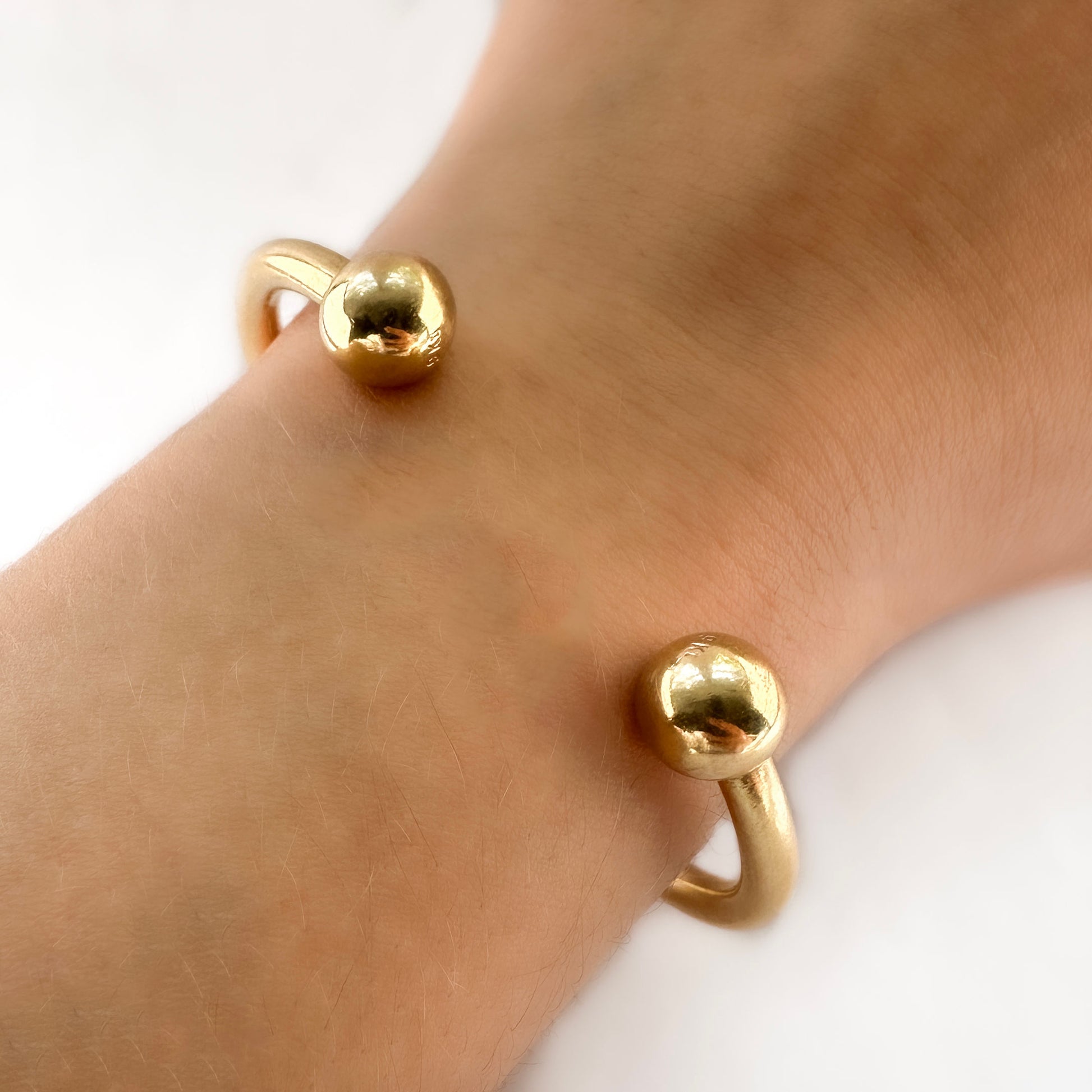 Vintage 9ct Yellow Gold Torque Bangle Bracelet