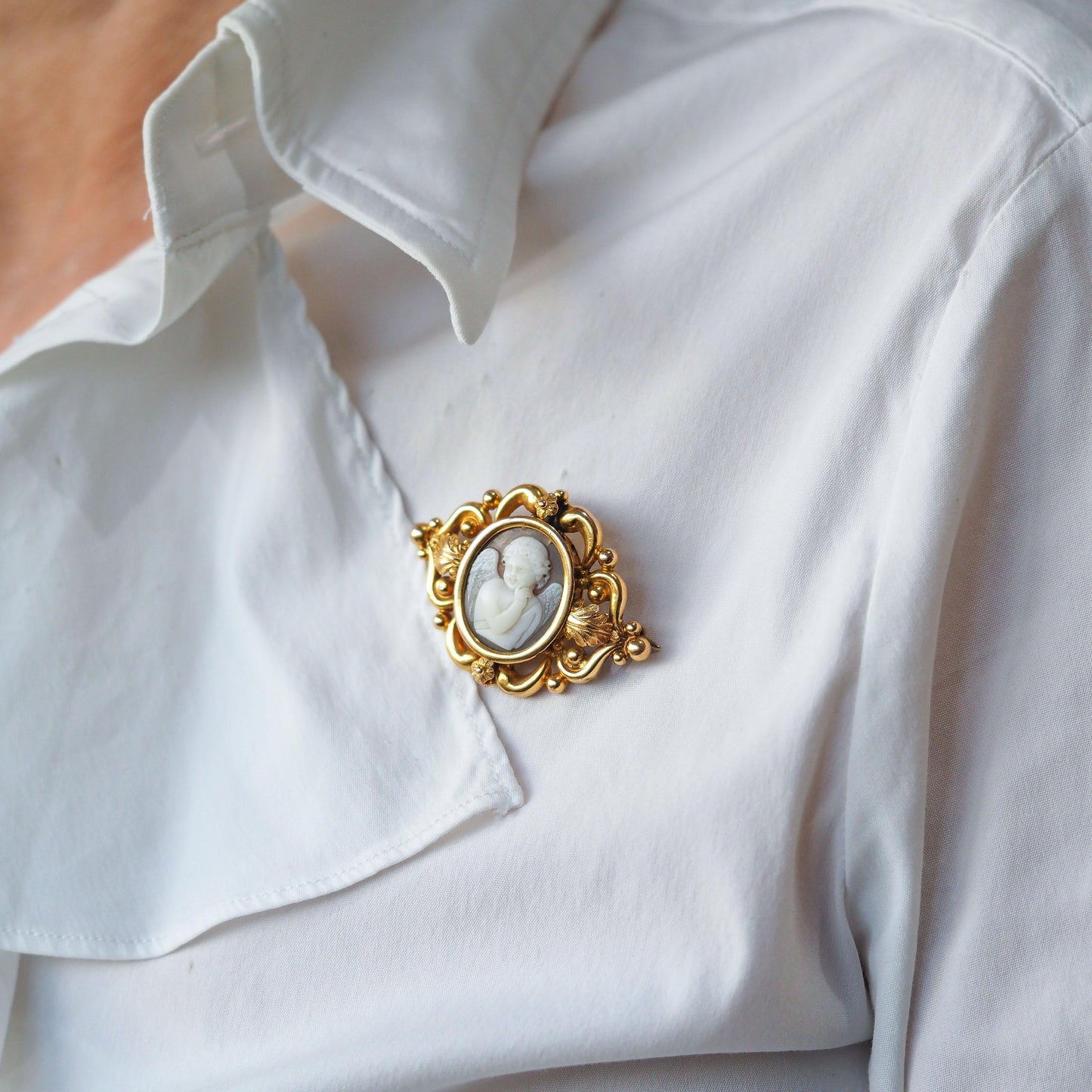 Antique Victorian Cherub Cameo Brooch 18K Gold Ornate Frame - c.1860