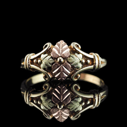 Vintage Tri-Colour Gold Ring with Foliate Motifs 9K Gold