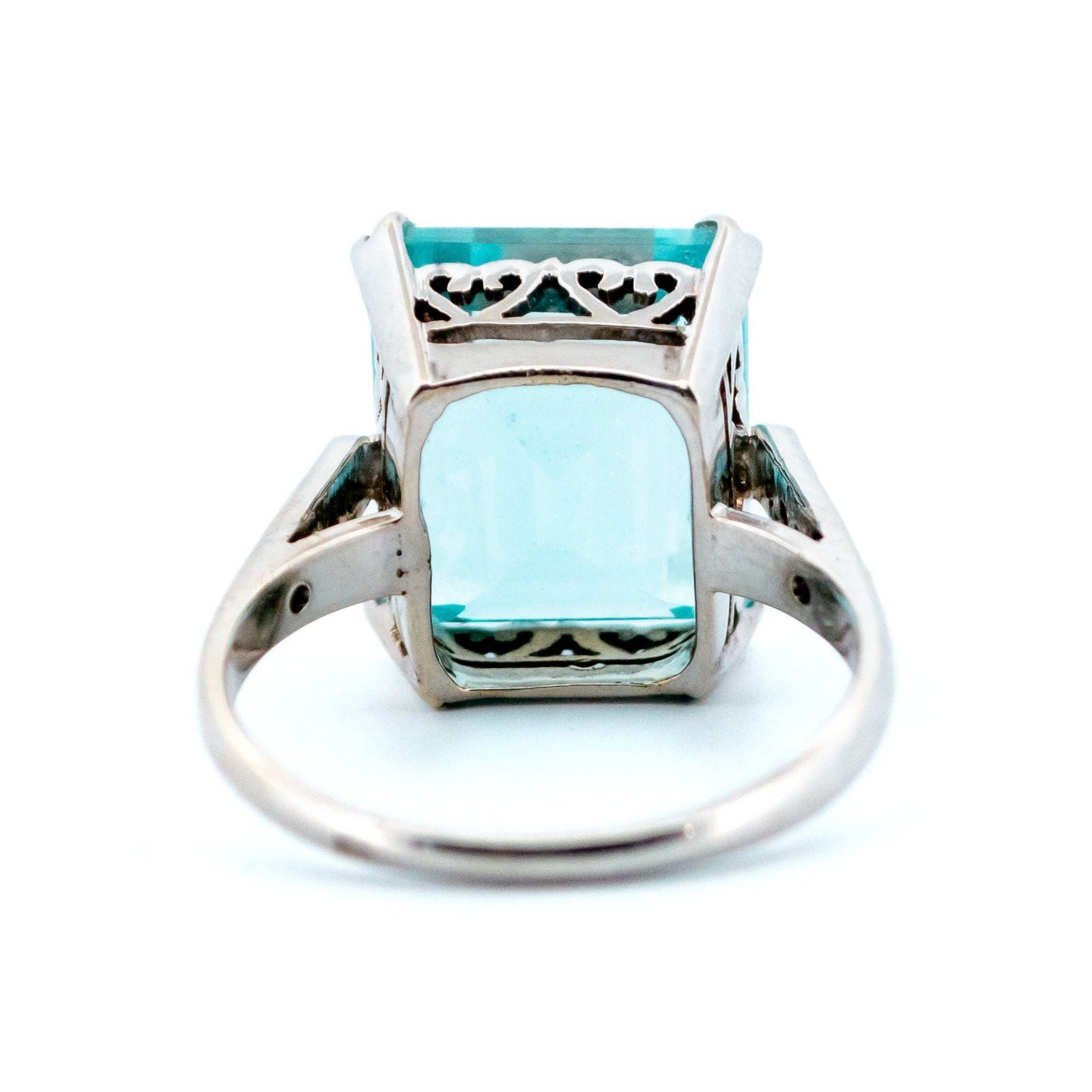 Vintage 9cts Aquamarine Solitaire Cocktail Statement Ring with Diamonds