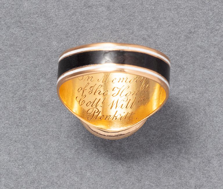 Antique Georgian 18ct Gold Mourning Ring with Diamond and Enamel