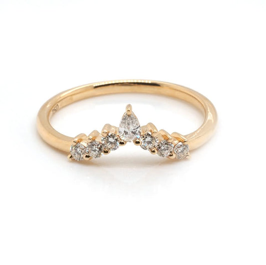 Jewellery 18ct Gold Diamond V Shaped Ring