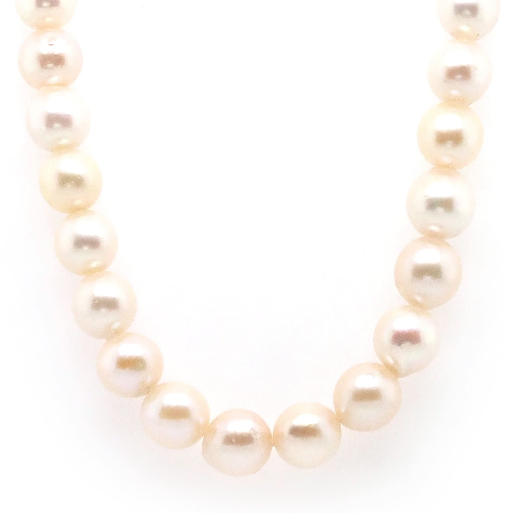 A Row of Cultured Pearls Threaded on an 18ct Yellow Gold Clasp