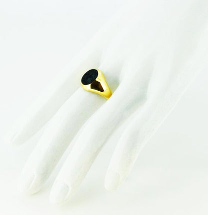 Victorian Onyx Seal Ring, 18ct Yellow Gold, England, Circa 1880's