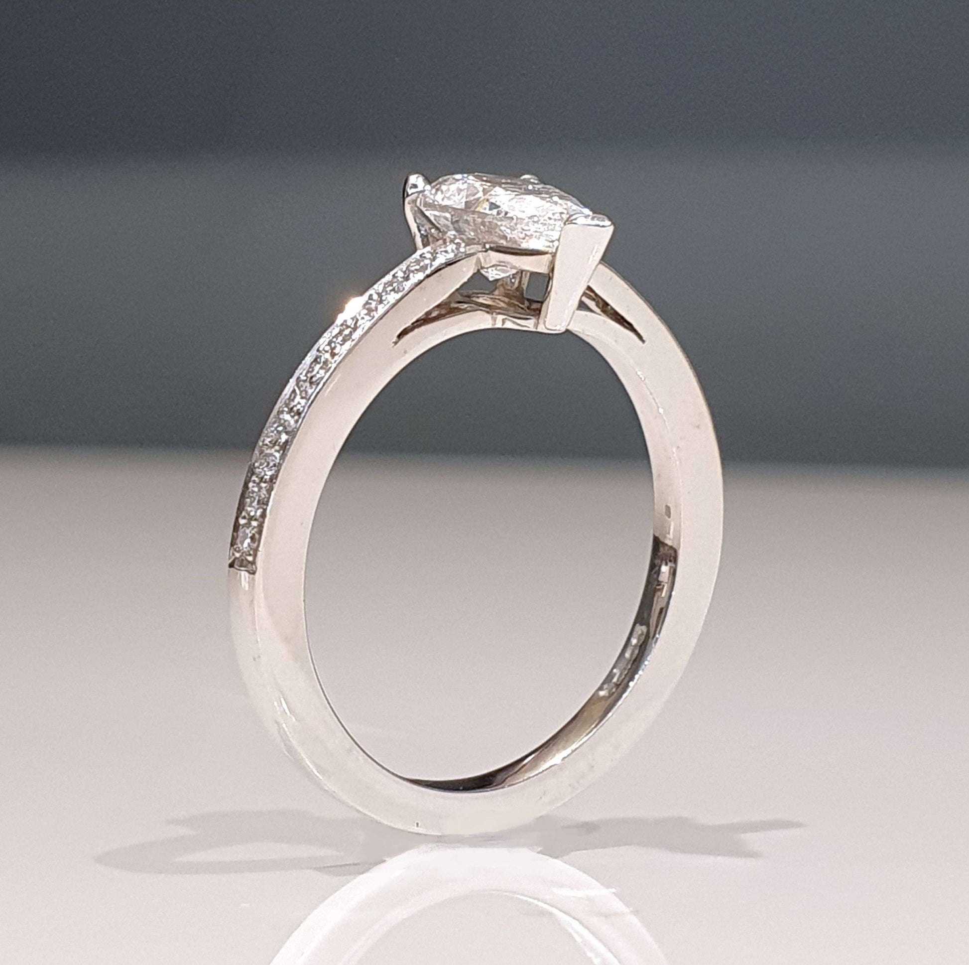 1.01ct Pear Cut Diamond Solitaire Engagement Ring in Platinum