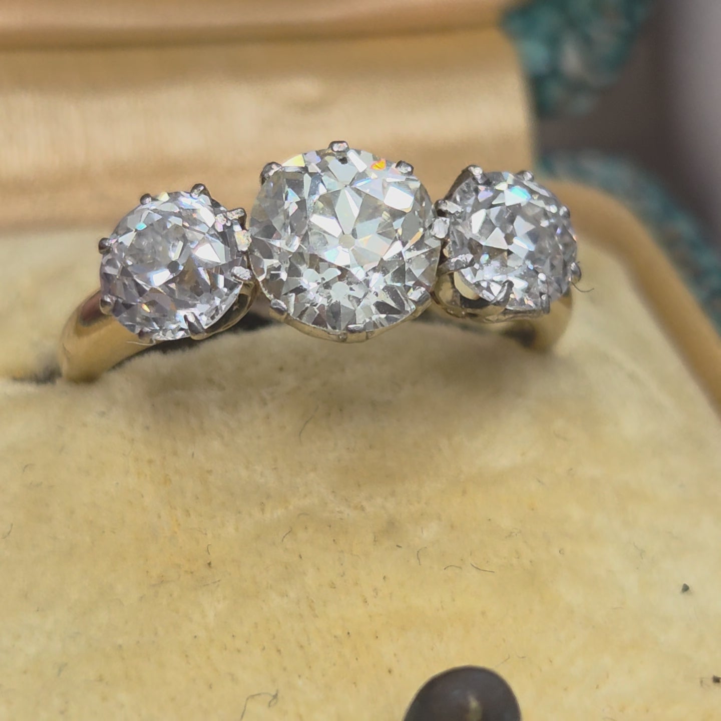 Antique Vintage Art Deco Old European Cut Diamond Trilogy Engagement Ring, 3.20 carats