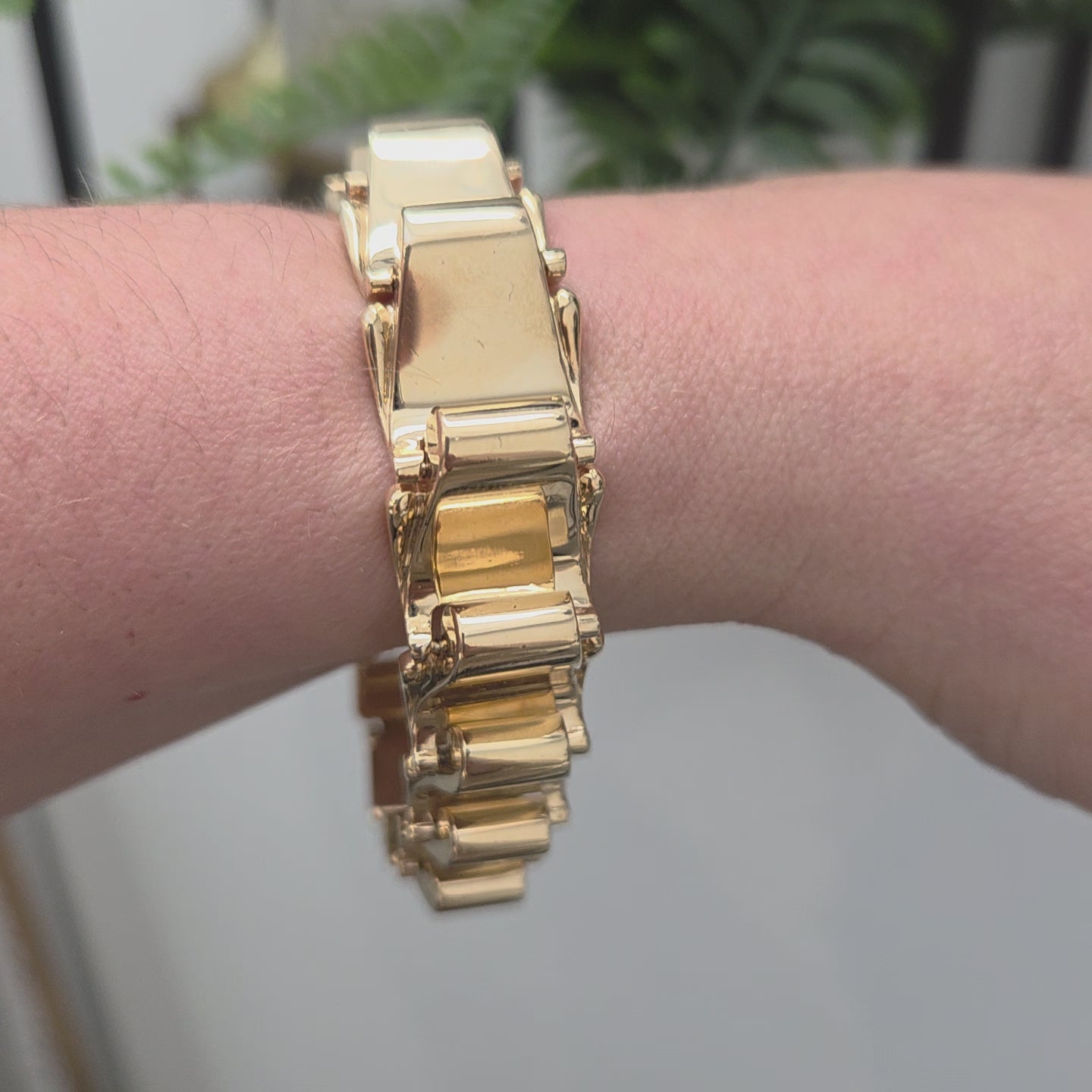 Tiffany & Co. 14 Carat Yellow Gold Bracelet with Sapphire, Circa 1970