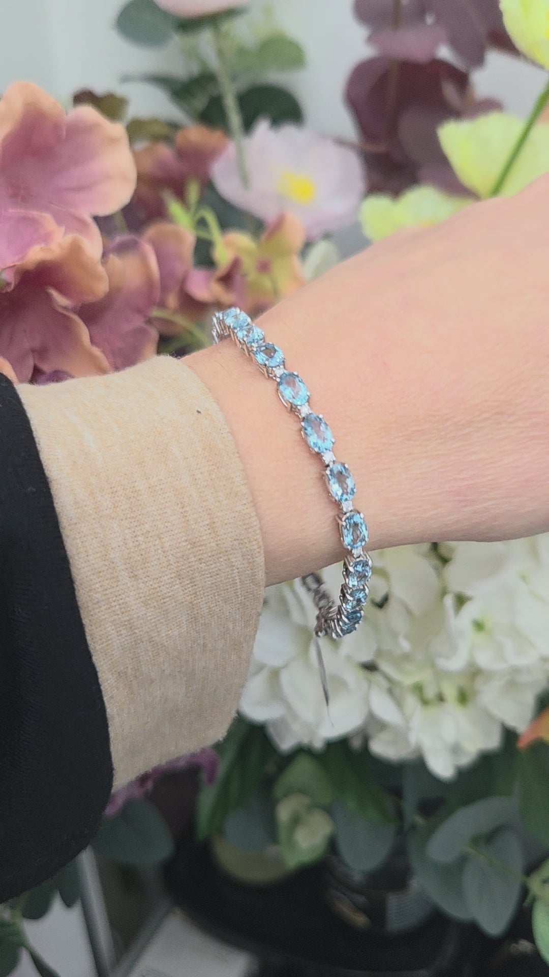 9.64ct Oval Aquamarine and Diamond Line Bracelet
