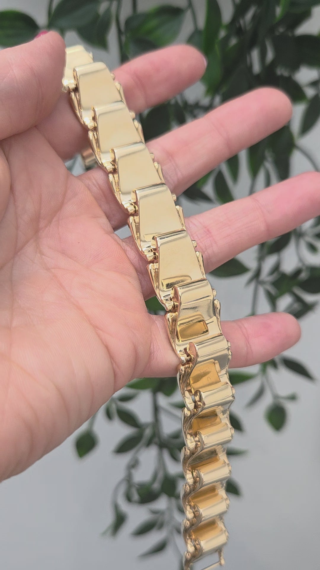 Tiffany & Co. 14 Carat Yellow Gold Bracelet with Sapphire, Circa 1970