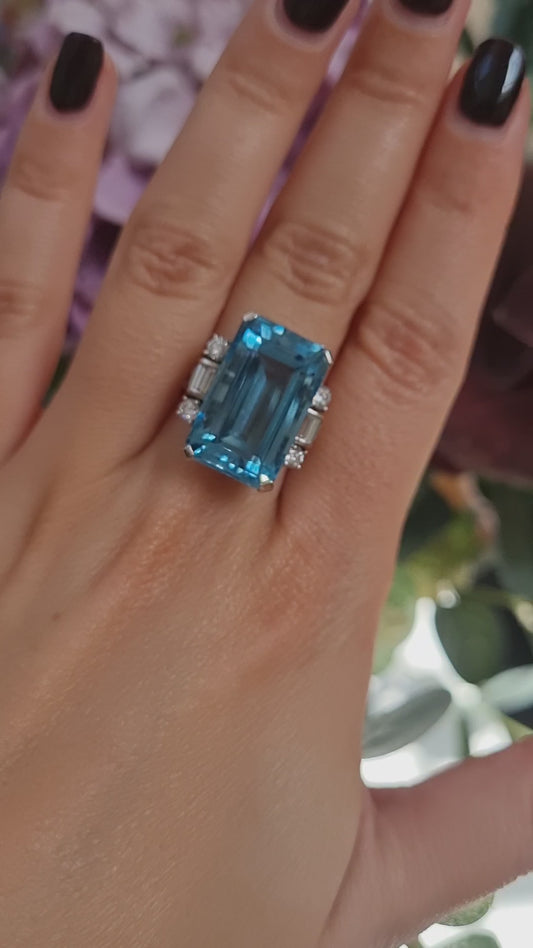 Art Deco Aquamarine and Diamond Dress Cocktail Ring, 15cts