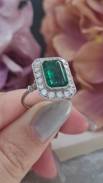 Vintage 2ct Colombian Emerald and Diamond Cluster Dress Ring