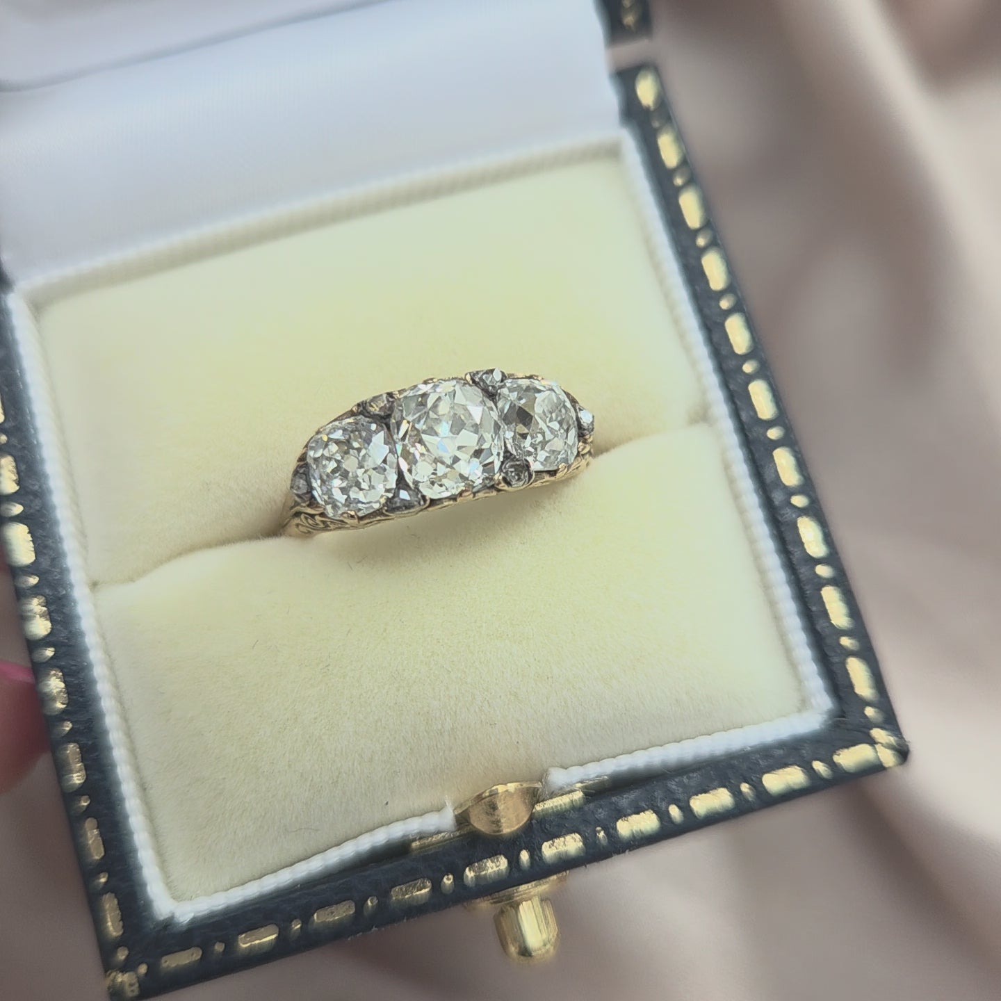 Antique 2.70ct Old Mine Cut Diamond Engagement Ring