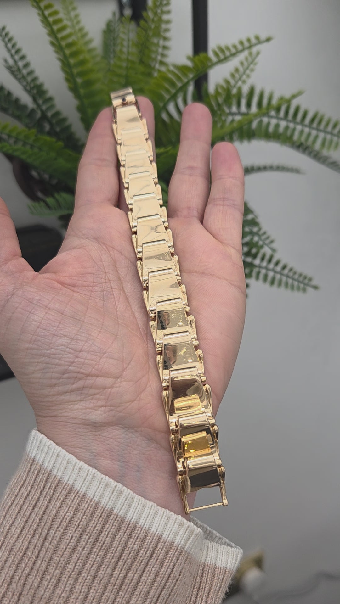 Tiffany & Co. 14 Carat Yellow Gold Bracelet with Sapphire, Circa 1970
