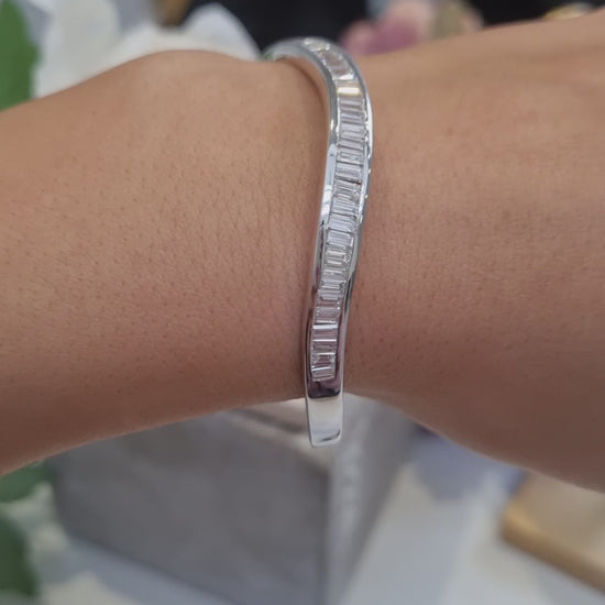 1.80ct Baguette Cut Diamond Set White Gold Bangle Bracelet