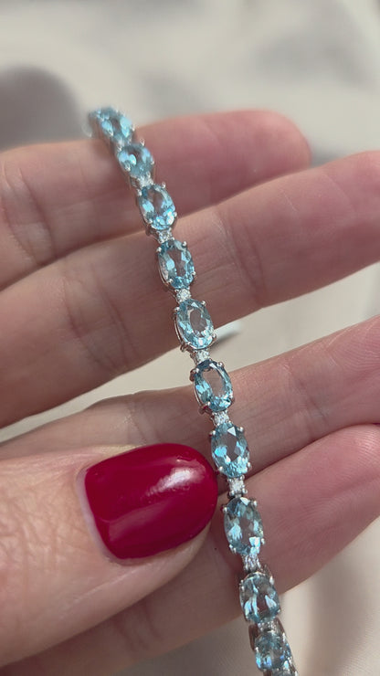 9.64ct Oval Aquamarine and Diamond Line Bracelet