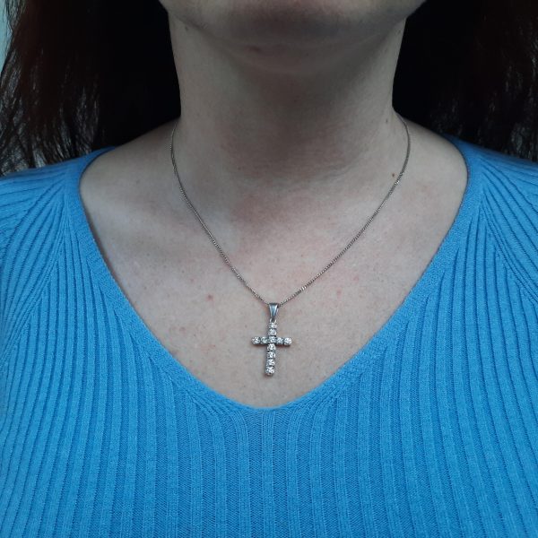 Vintage diamond cross pendant, 1.30 carat total