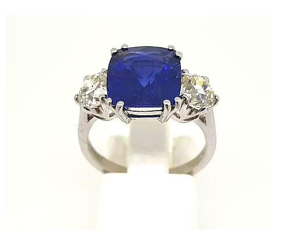 Natural Madagascan Sapphire and Diamond Trilogy Ring, 7.03 carats