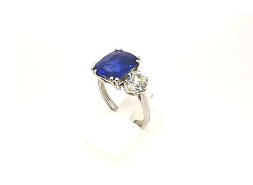 Natural Madagascan Sapphire and Diamond Trilogy Ring, 7.03 carats