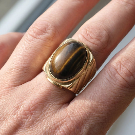 Vintage 18 Carat Yellow Gold Cabochon Tiger’s Eye Ring, Circa 1970