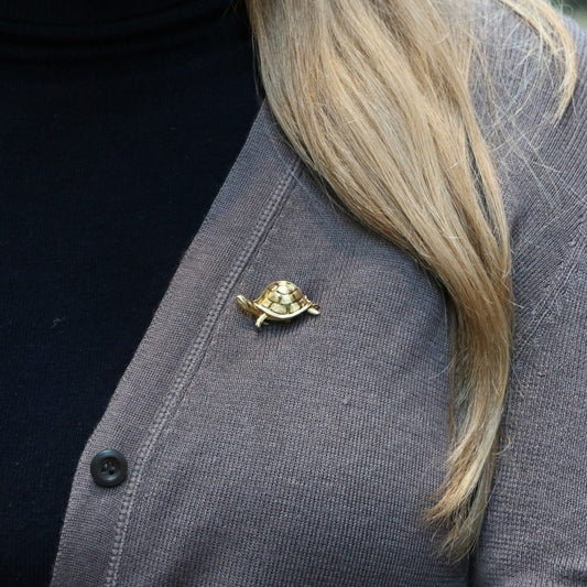 Vintage 18ct Yellow Gold Turtle Brooch