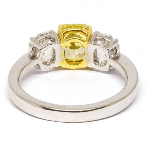 Fancy yellow diamond ring, 1.60cts