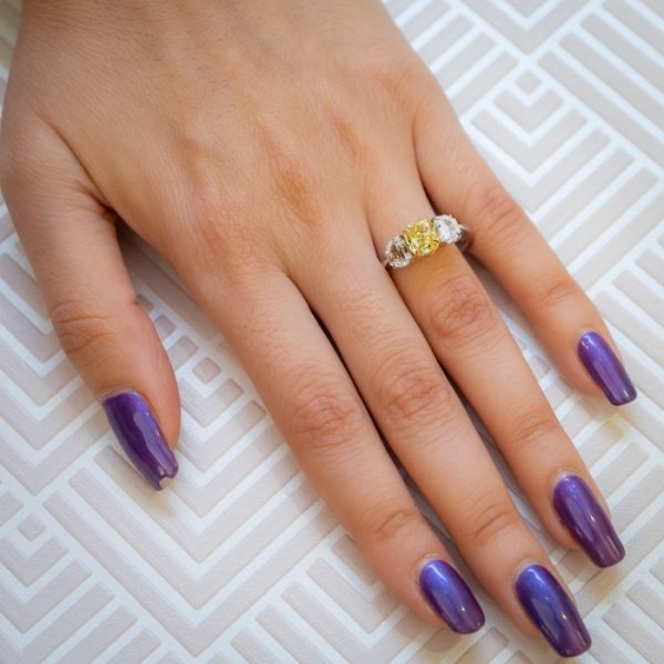 Fancy yellow diamond ring, 1.60cts