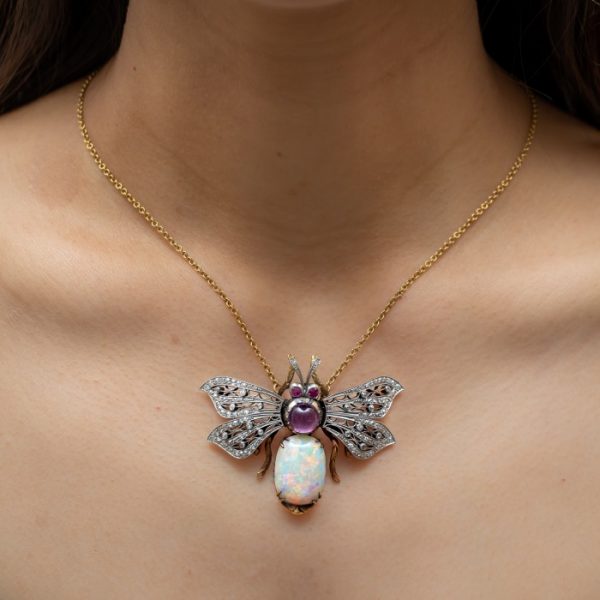 On Model pendant Opal and gem set bee pendant