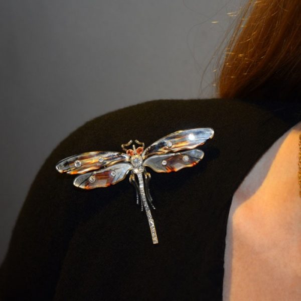 MOCHA STONE AGATE, DIAMOND AND PADPARADSCHA SAPPHIRE DRAGONFLY BROOCH