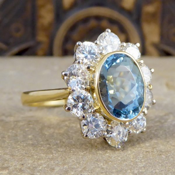 Jewellery Discovery - Vintage Aquamarine & Diamond Cluster Ring