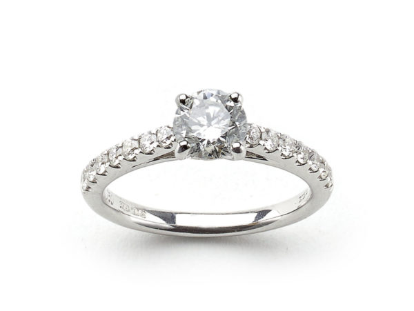 Diamond engagement ring round 0.75 carats