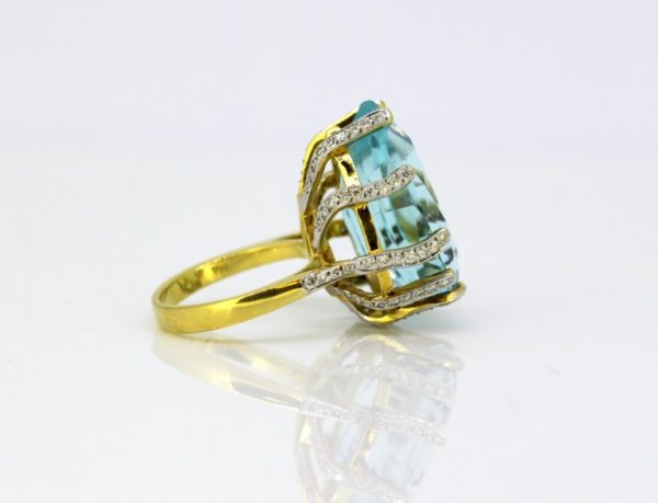 Vintage 12ct Aquamarine and Diamond Ring