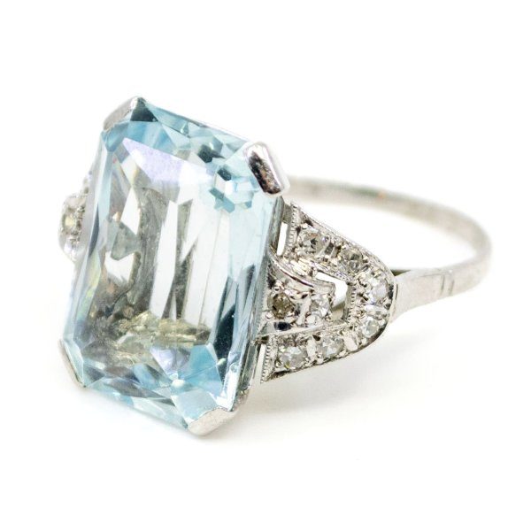 Retro 9.5ct Aquamarine and Diamond Ring
