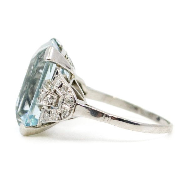 Vintage 1940's Aquamarine and Diamond Ring - Jewellery Discovery