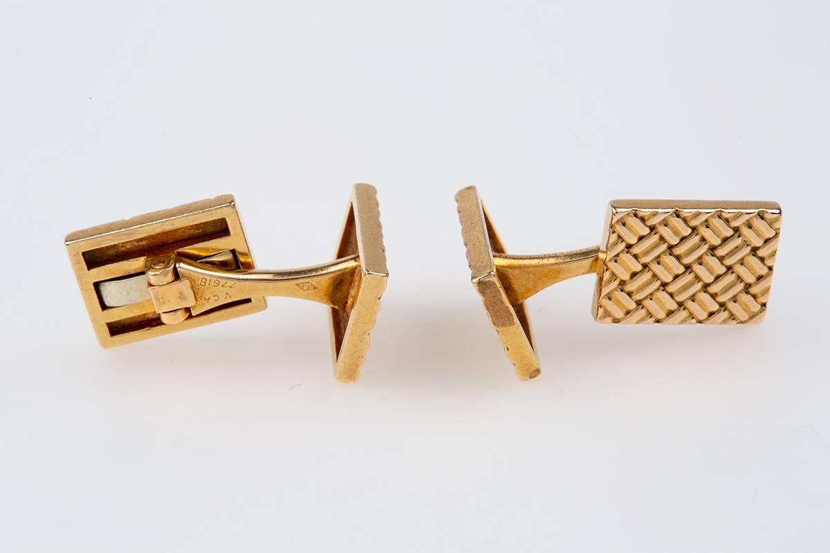 Vintage Van Cleef & Arpels Patterned Gold Cufflinks — Jewellery Discovery