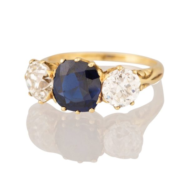 Antique Sapphire and Diamond Three-Stone Ring, set in 18ct Yellow Gold, circa 1900