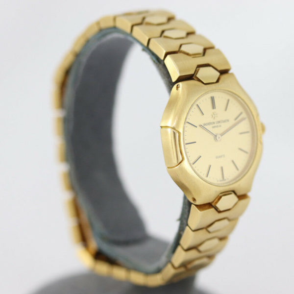 Ladies' Vacheron Constantin 333, 18ct Yellow Gold Quartz Wrist Watch, on an 18ct yellow gold bracelet with a double fold concealed clasp