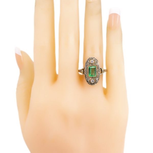 Vintage Art Deco Emerald and Diamond Gold Ring