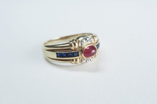 Modern Cabochon Ruby and Sapphire Gold Ring
