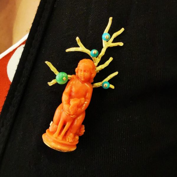 STERLÉ CHILD AND DOG CORAL TURQUOISE JADE AND GOLD BROOCH