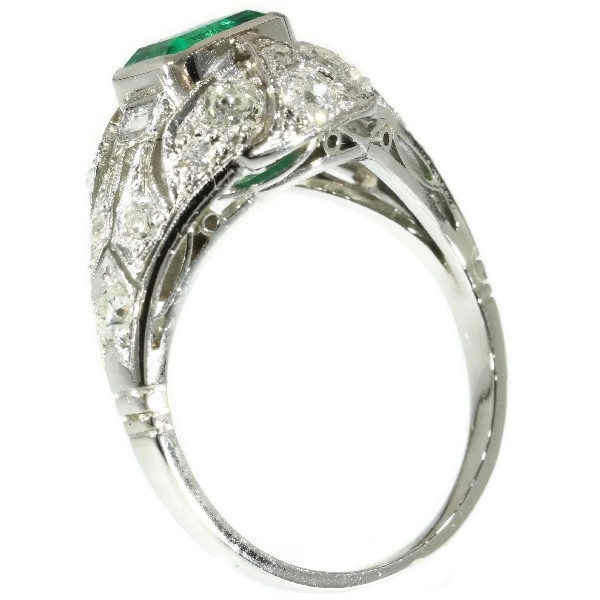 Antique Art Deco Columbian Emerald Diamond Platinum Ring